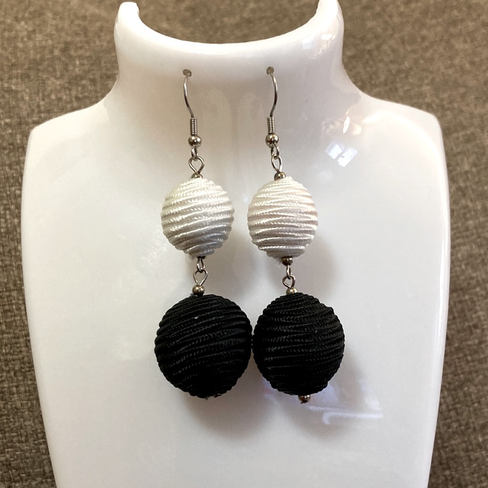 🖤 Black and white long earrings 🖤♥️